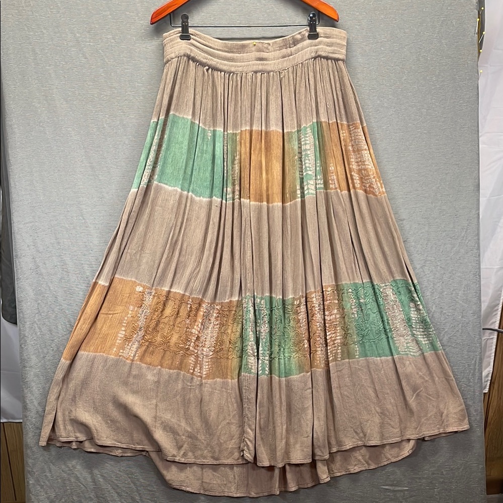 Pleated Tan and Green A-Line Rayon Maxi Skirt Casual